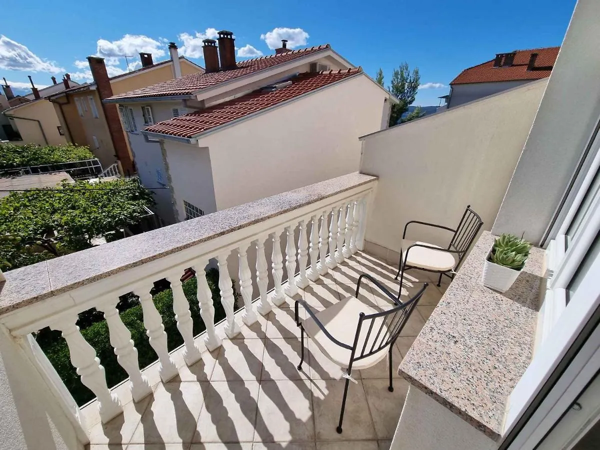 Apartment In Crikvenica 43205