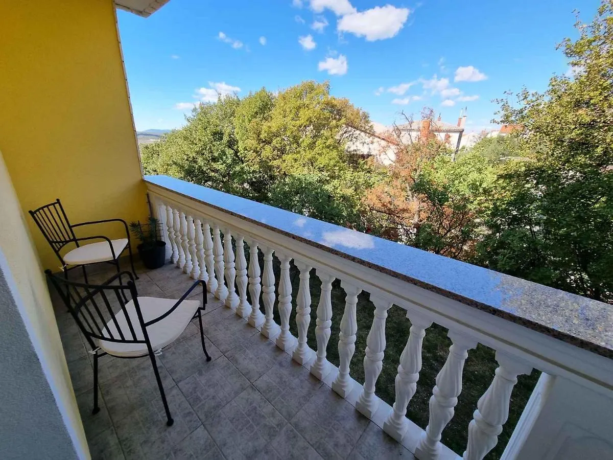 Apartment In Crikvenica 43205