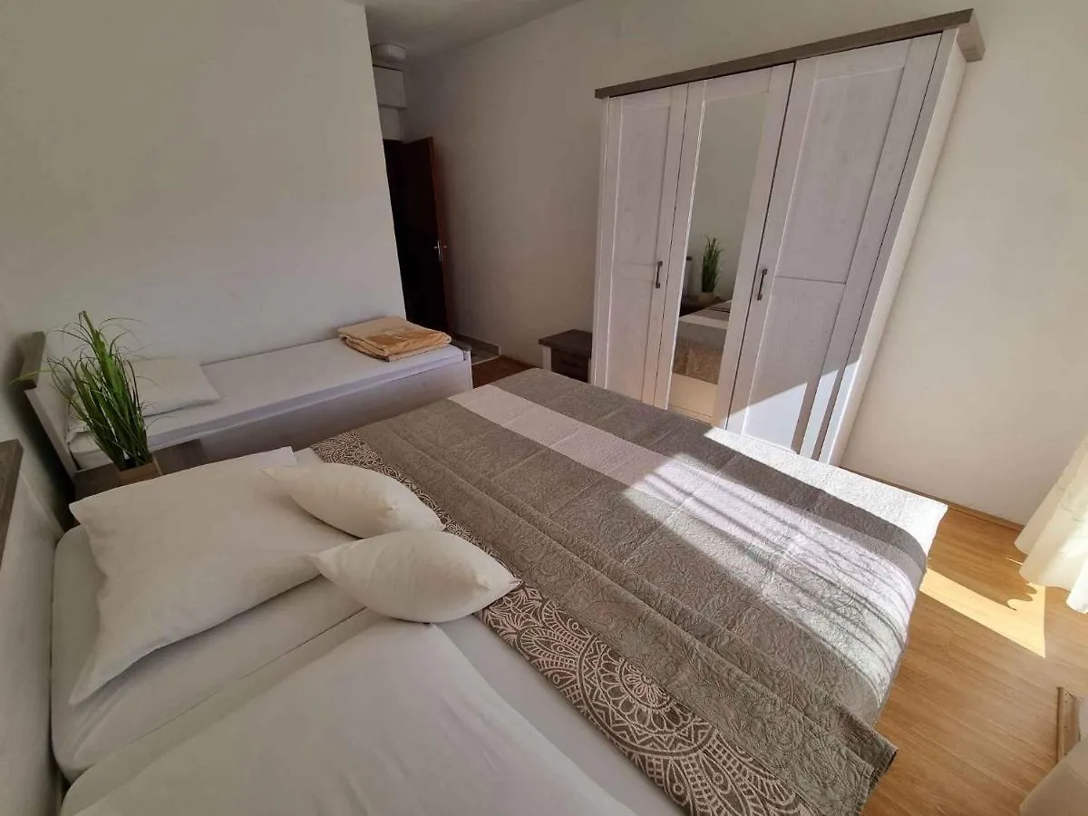 Apartment In Crikvenica 43205